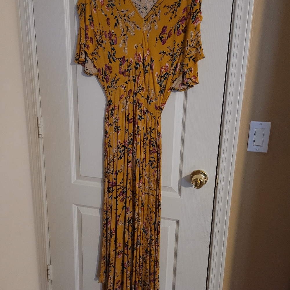 Summer dress that splits.